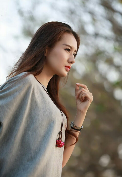 爱游戏平台-新一届国家队亮相战术打法更为多元，新国家队队员